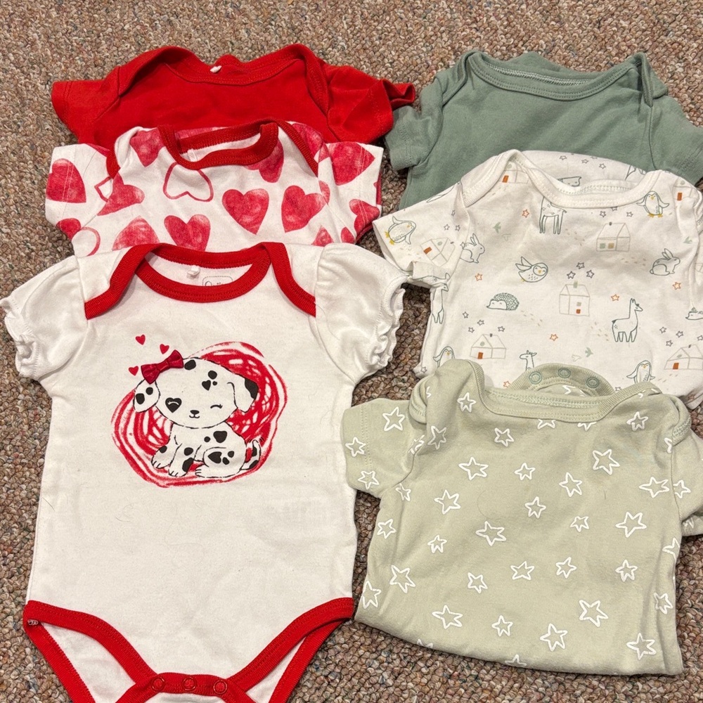 Adorable Onesies. 3-6 months. 3 are Quiltex brand and 3 are cloud island